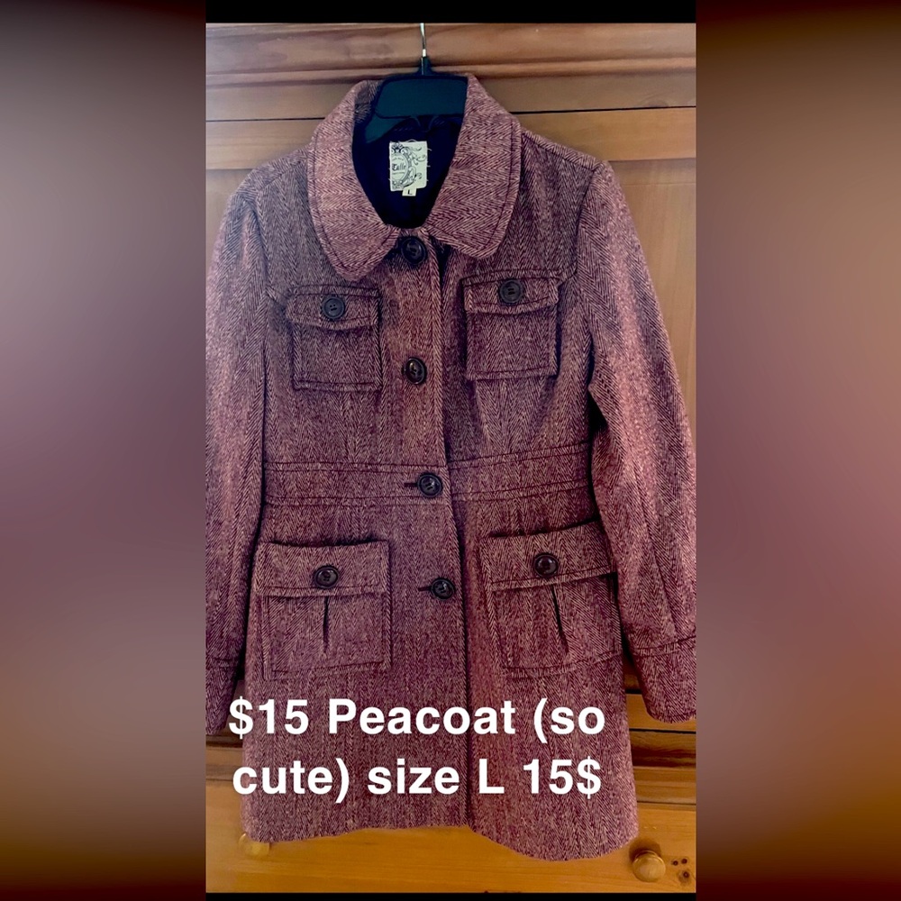 Adorable unique peacoat-